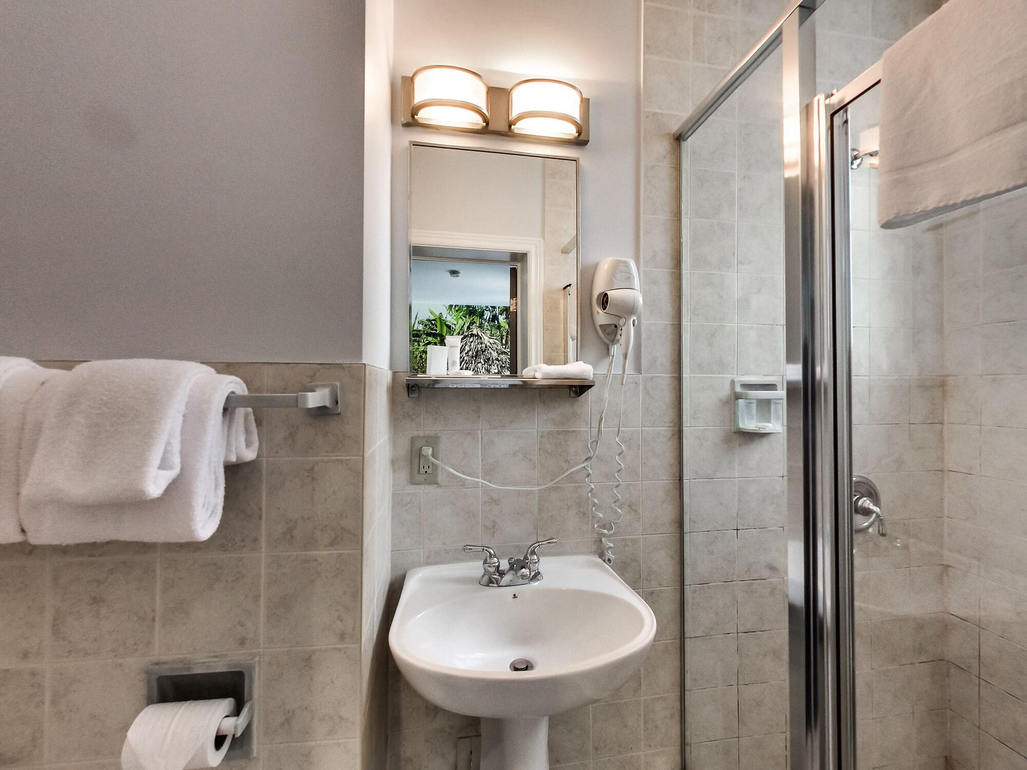 Isabella Hotel & Suites Toronto Exterior photo