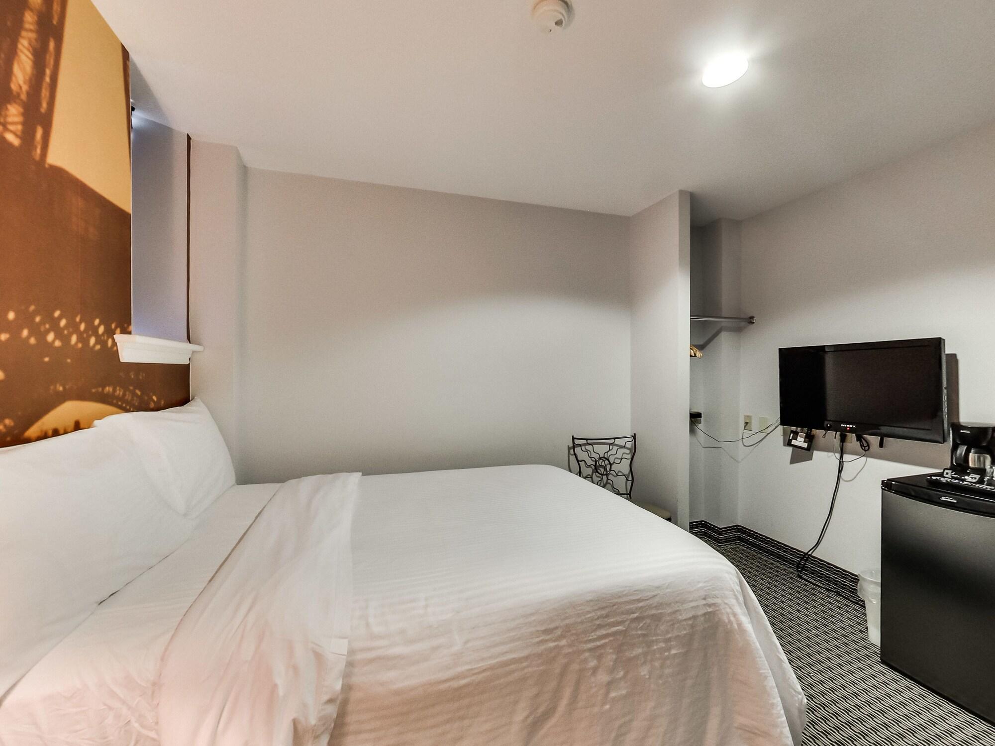 Isabella Hotel & Suites Toronto Exterior photo