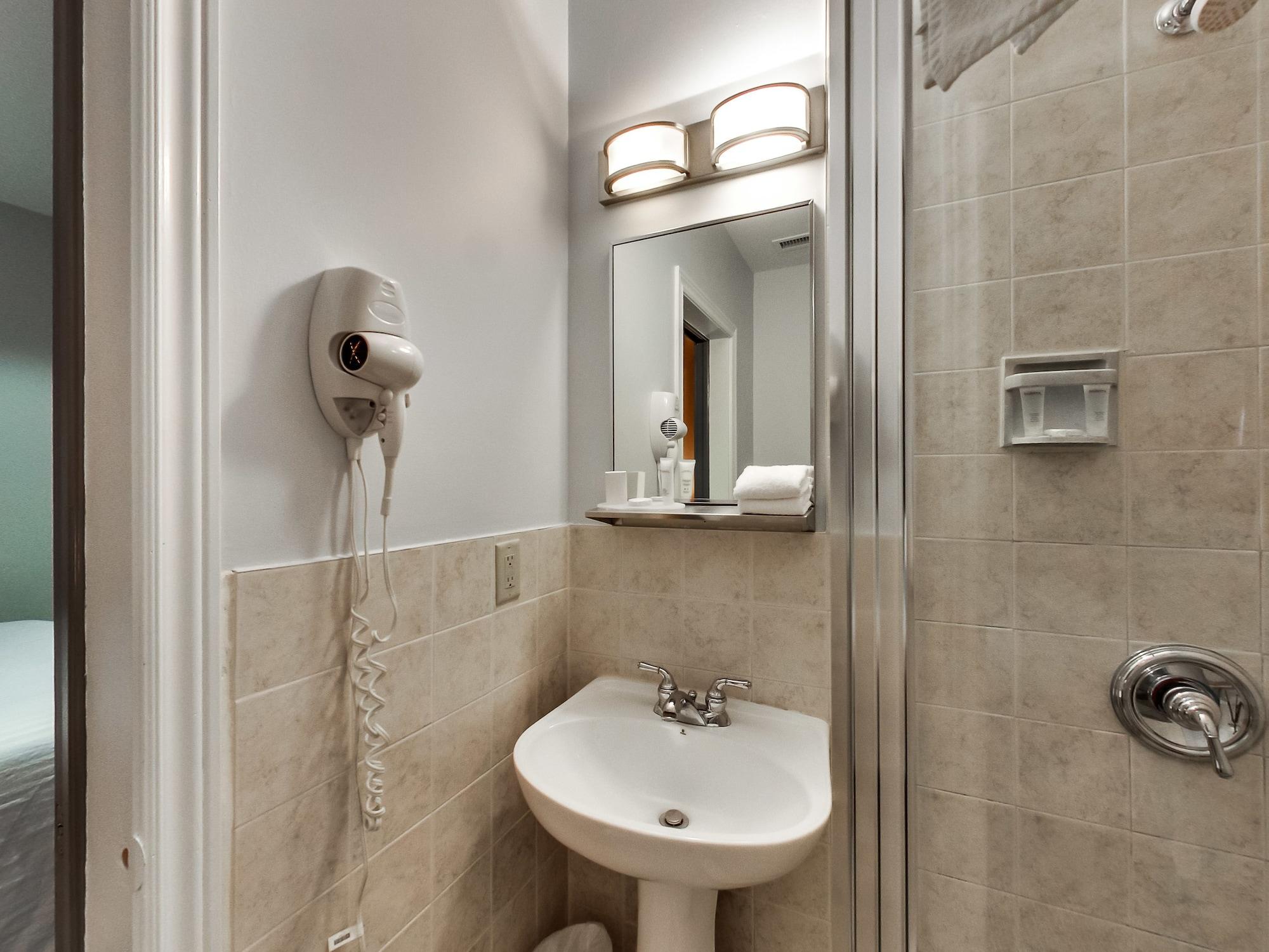 Isabella Hotel & Suites Toronto Exterior photo