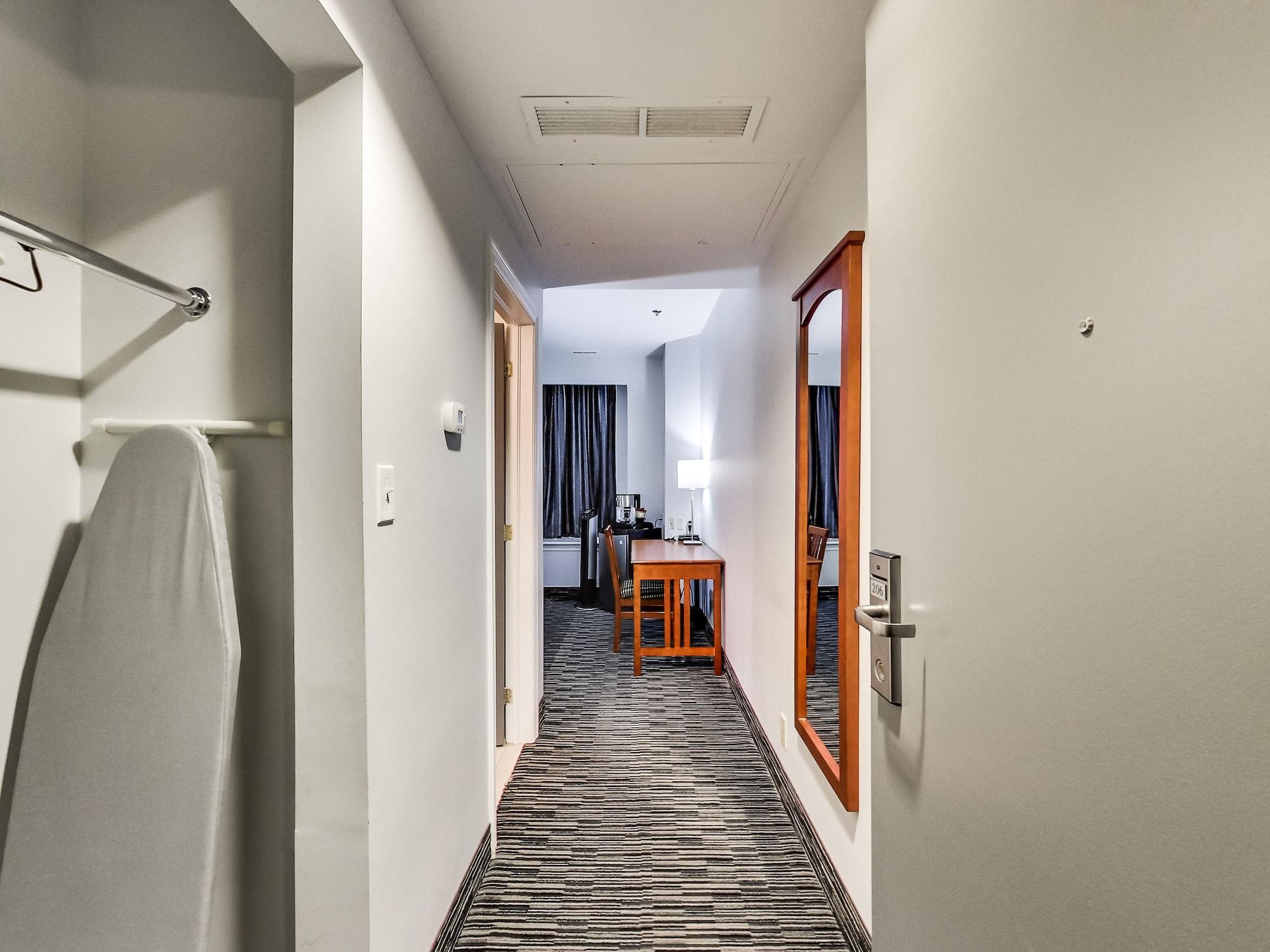 Isabella Hotel & Suites Toronto Exterior photo