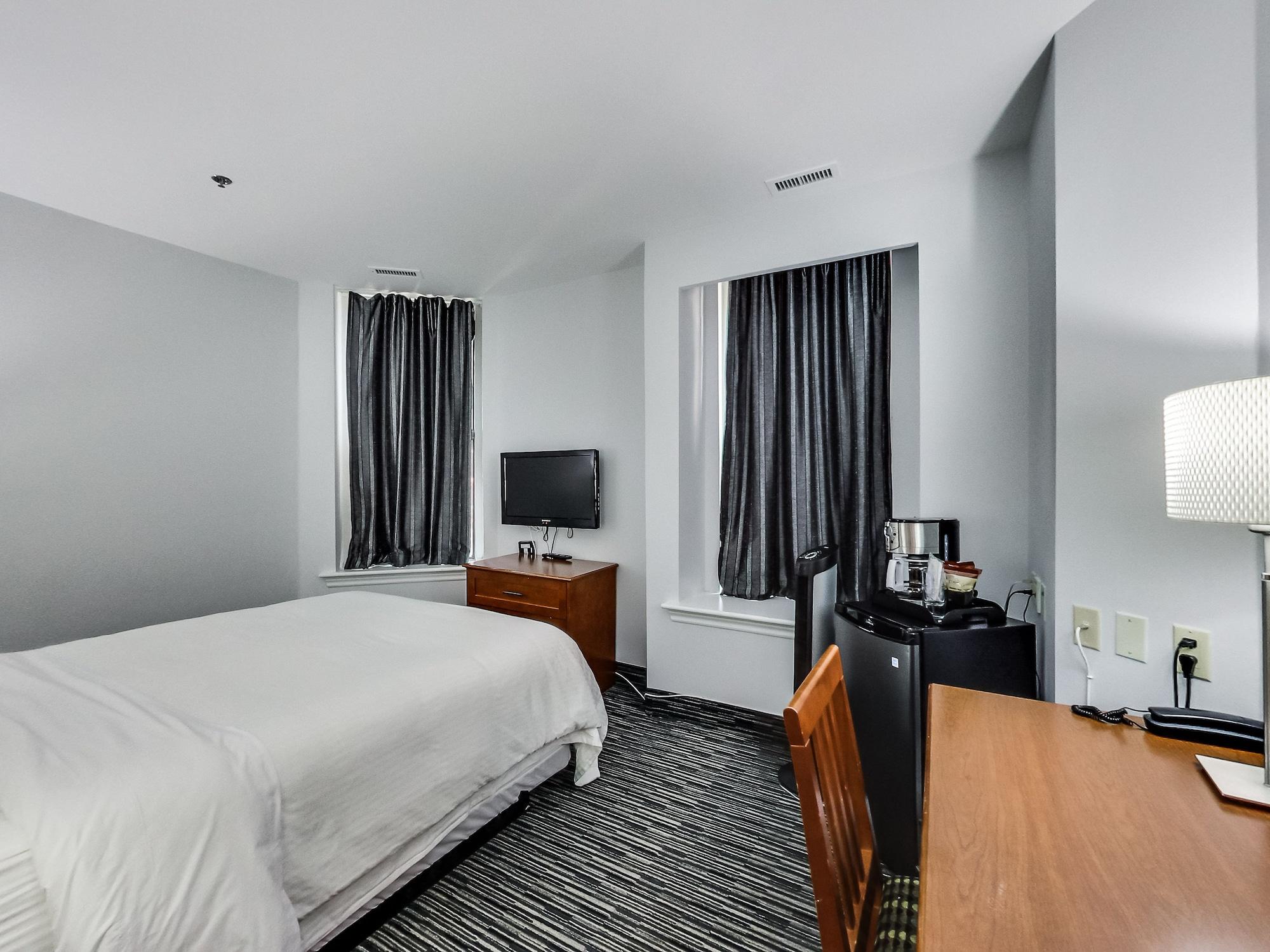 Isabella Hotel & Suites Toronto Exterior photo