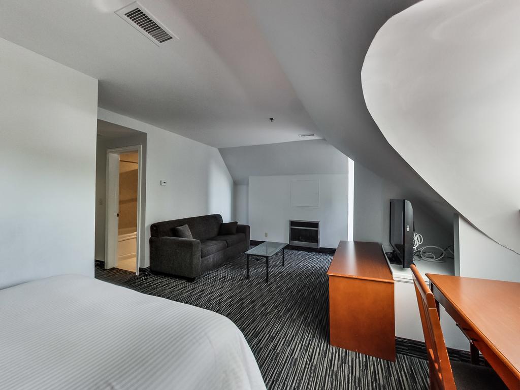 Isabella Hotel & Suites Toronto Exterior photo