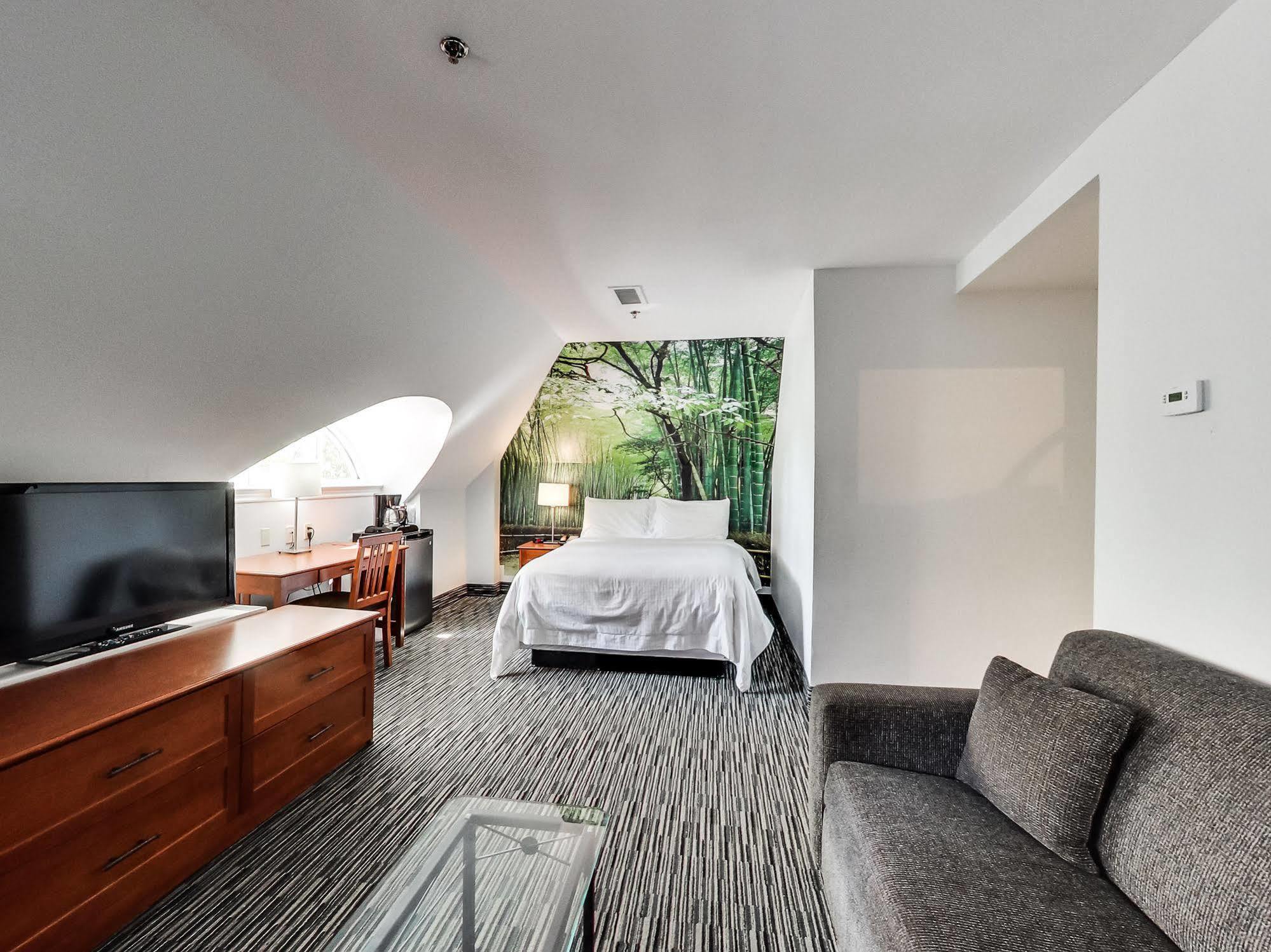 Isabella Hotel & Suites Toronto Exterior photo